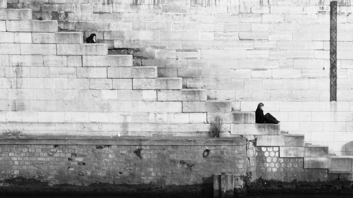 behavioral bias in short-term market noise - Warm Insight Economy analysis