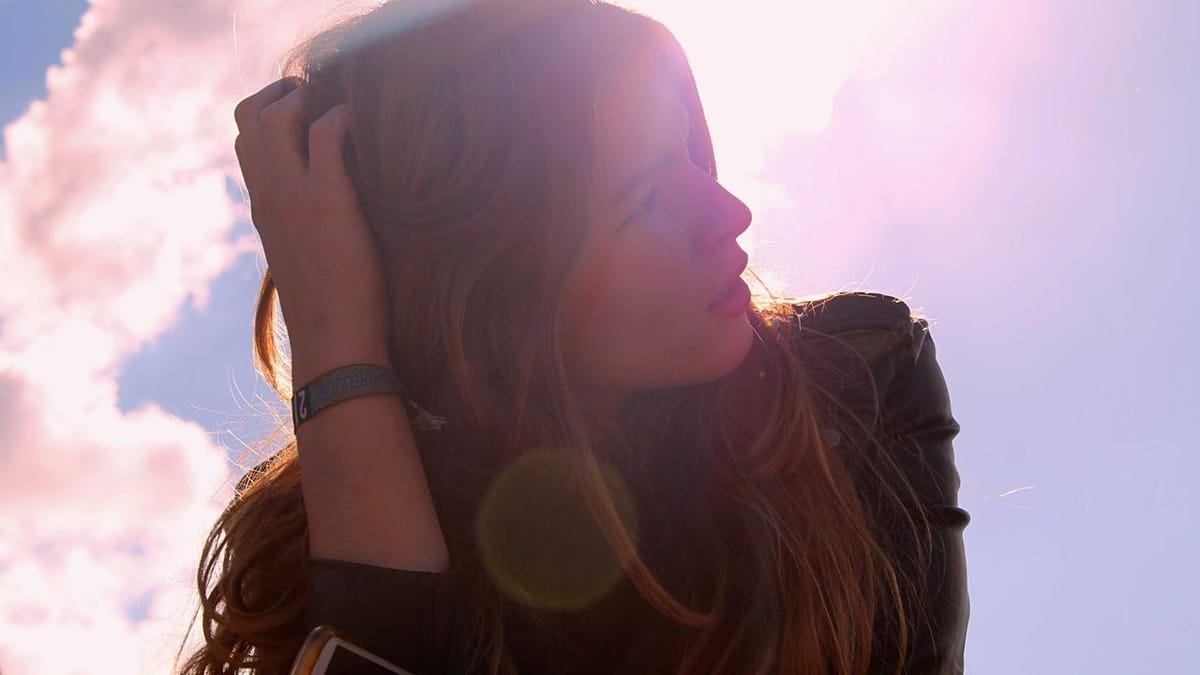 analyzing conflicting economic signals for energy - Warm Insight Energy analysis